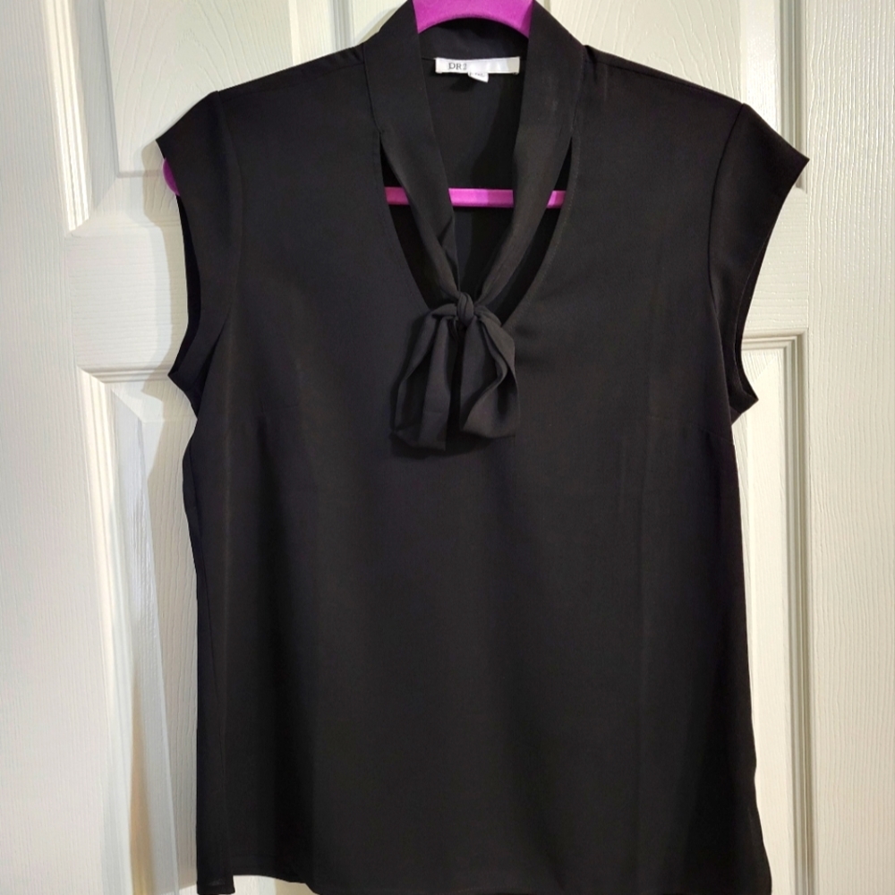 NWOT DR2 Tie Neck Blouse